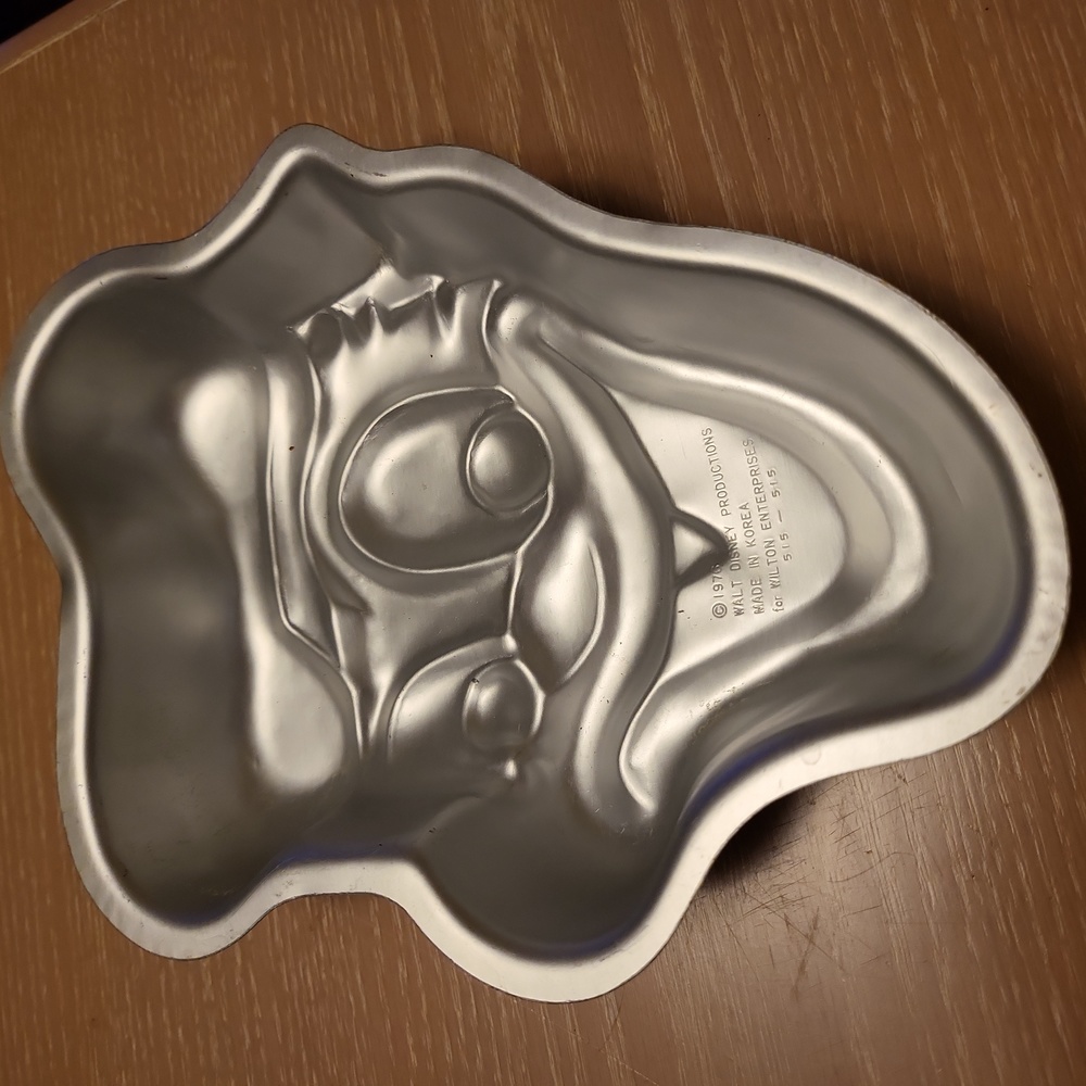 Vintage Wilton mini Donald Duck cake pan